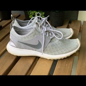 Women’s Nike shoes